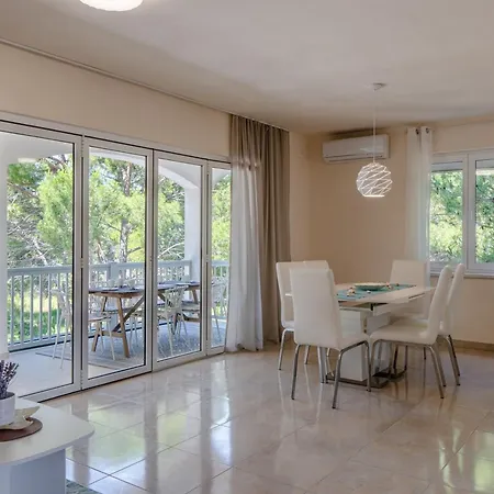 By The Sea - Kozjak, - 21540 Apartment Vir