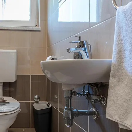 Apartmán By The Sea - Kozjak, - 21540 Vir