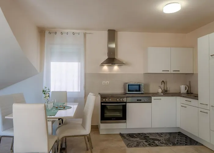 By The Sea - Kozjak, - 21540 Апартаменты Вир